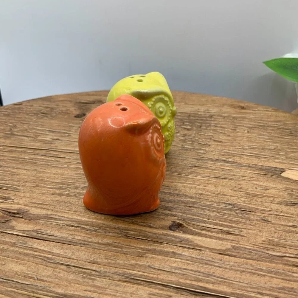Owls Ceramic Vintage Orange Yellow Miniature Salt and Pepper Shakers